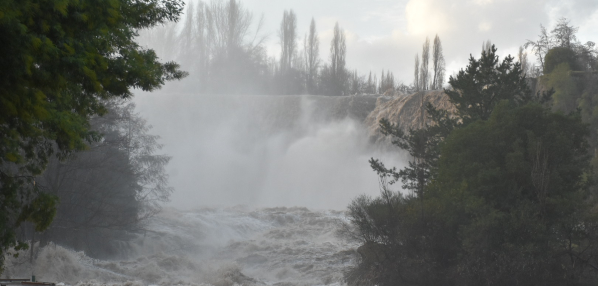 Equipos de emergencia activaron búsqueda por persona que habría caído al río Laja en Cabrero