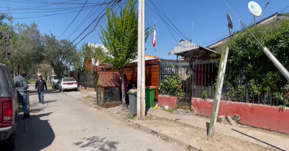 Mujer muere en Puente Alto tras someterse a operación de implantes mamarios en su casa