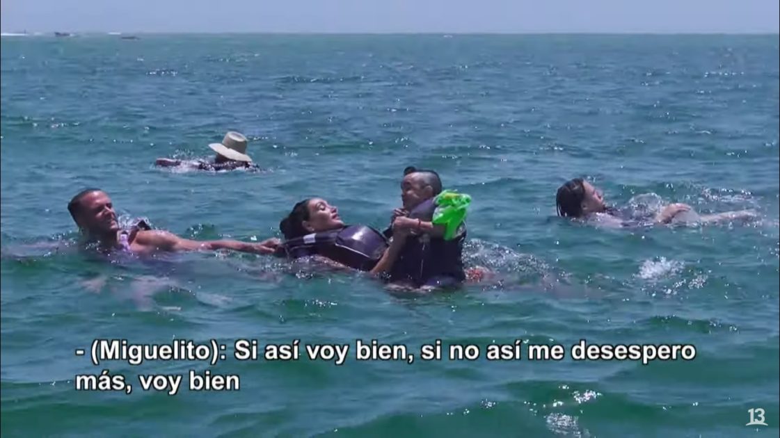 Miguelito saltó al agua