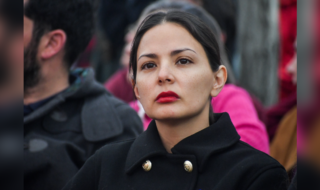 Funcionarios del Ministerio de las Culturas se toman oficina de la ministra Carolina Arredondo