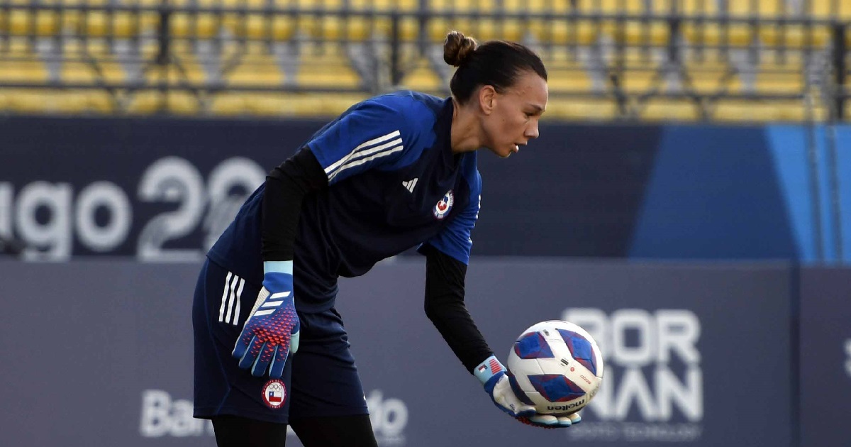 Tiane Endler renuncia La Roja