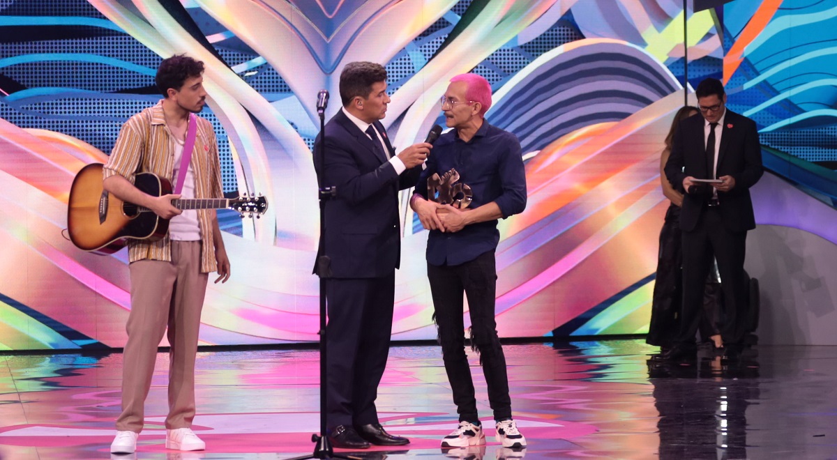 La historia detrás del intérprete de lengua de señas que apareció en Teletón con Diego Urrutia