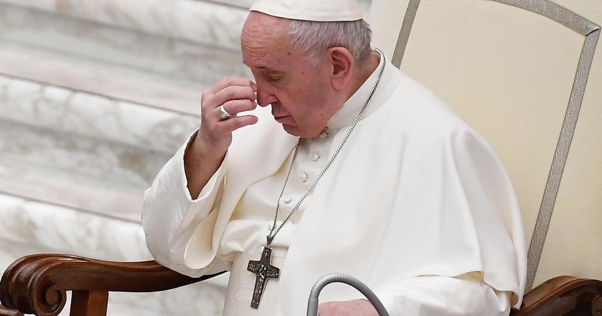 Papa Francisco autorizó a personas transgénero e hijos de parejas homosexuales a ser bautizados