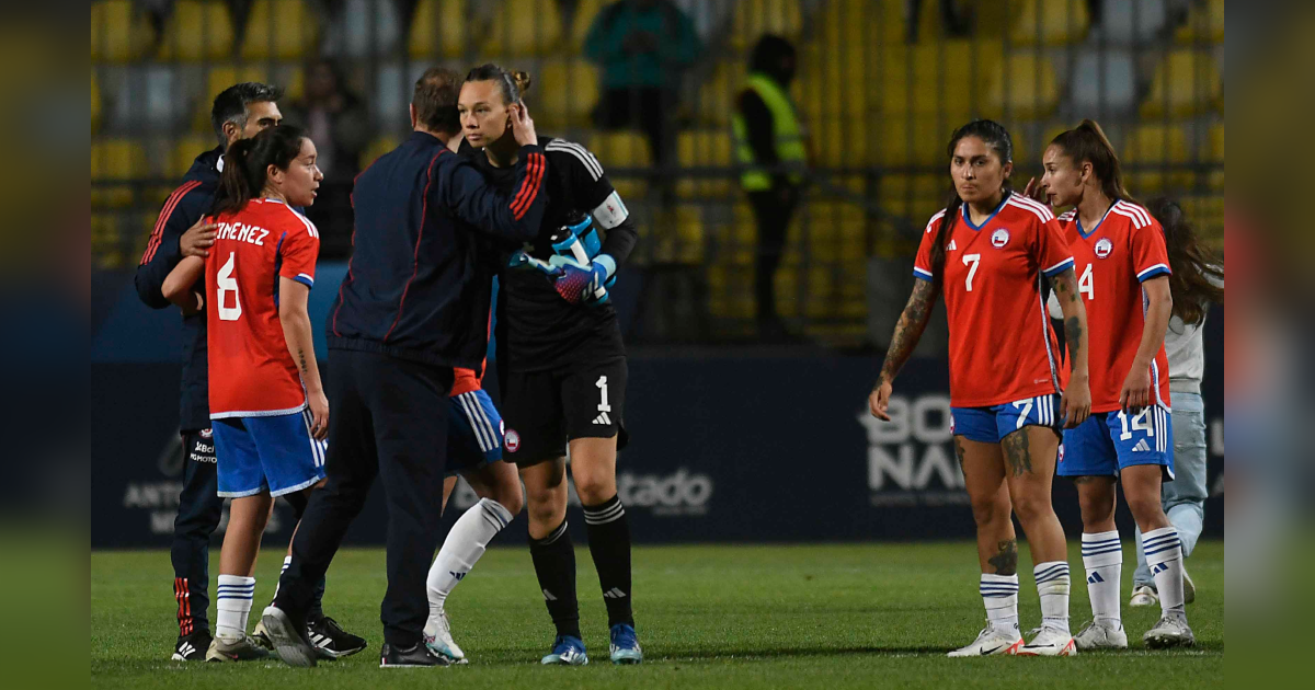 Papelón de la Roja femenina en Santiago 2023 tendría a su primer desvinculado: no es Luis Mena