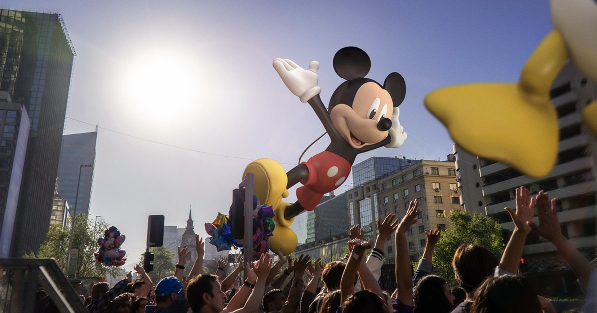Con 10 personajes Disney confirmados: los detalles del Paris Parade 2023