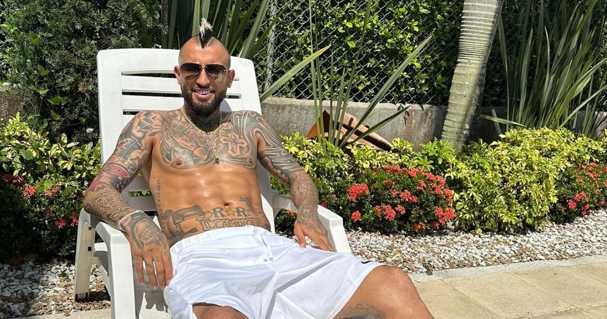 Arturo vidal sin camiseta on sale