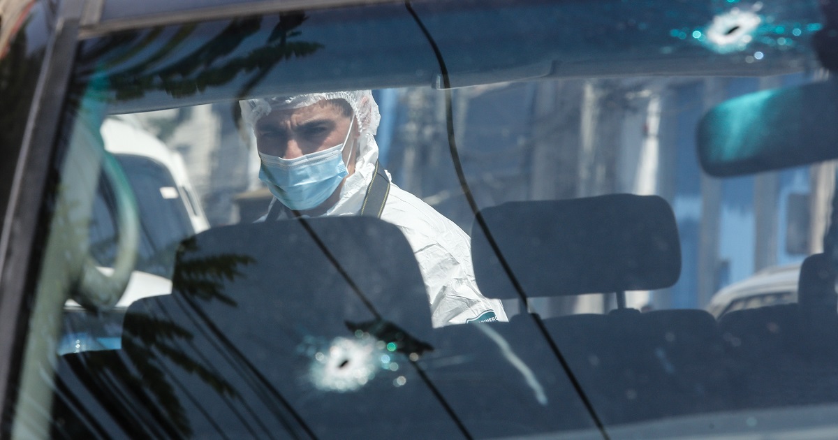 Encuentran auto 40 impactos de bala Santiago Centro