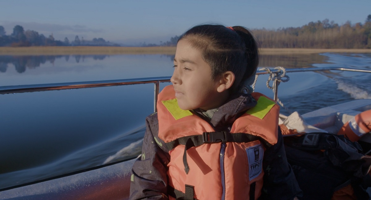 Este domingo TVN estrenará, a las 09:15 horas, la serie Los niños del agua, un programa que muestra como el legado de los pueblos ancestrales puede ofrecer soluciones para un futuro más sostenible.