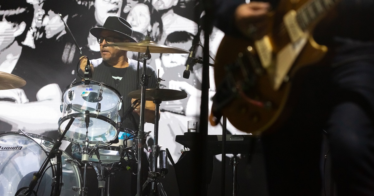 Actualizan estado de salud del baterista de Los Bunkers, Mauricio Basualto: presentó cuadro hipertensivo