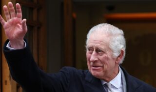 Rey Carlos III ya comenzó tratamiento contra el cáncer