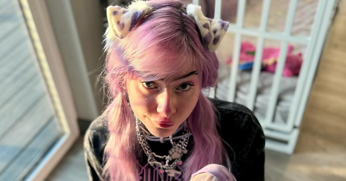 Meow Dalyn, la joven que se identifica como perro en EEUU