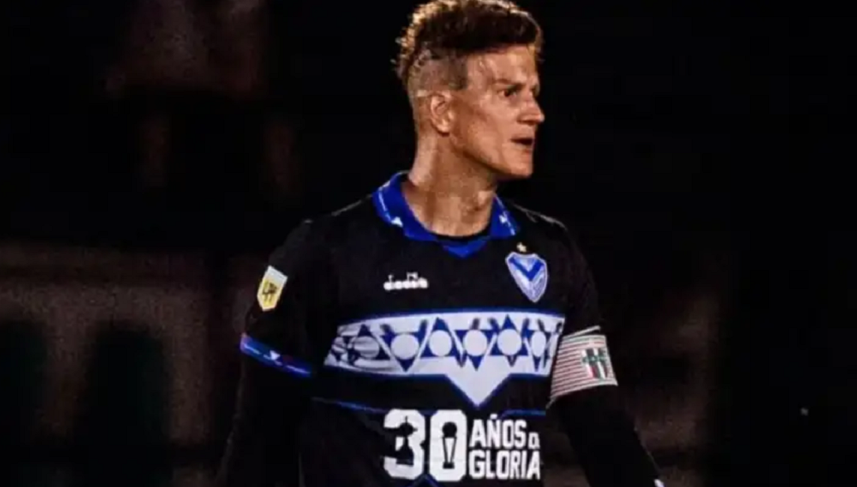 Filtran chats de grave denuncia por violación en fútbol argentino: cuatro jugadores están implicados