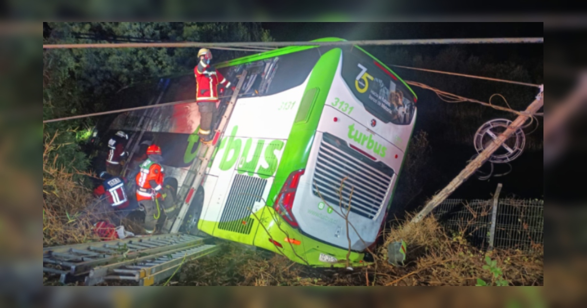 colisión de turbus con automóvil deja 1 muerto en ruta Valdivia-Mariquina