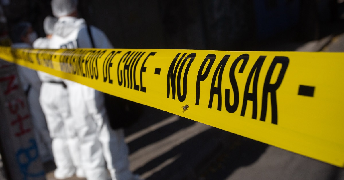 Asaltan y matan a hombre al frente de la municipalidad de Estación Central: esperaba locomoción