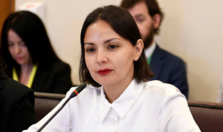 ¿Por qué la ministra Carolina Arredondo fue demandada por “violación de derechos humanos”?