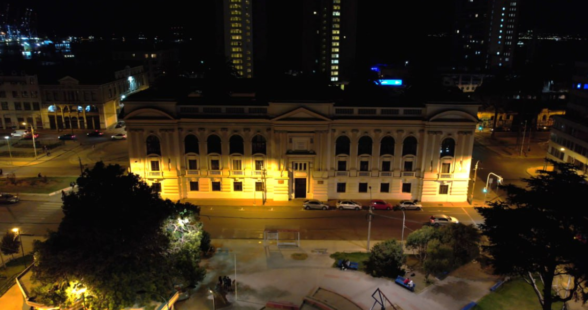 Show de luces gratuito se proyectará este sábado en el frontis de biblioteca pública de Valparaíso 