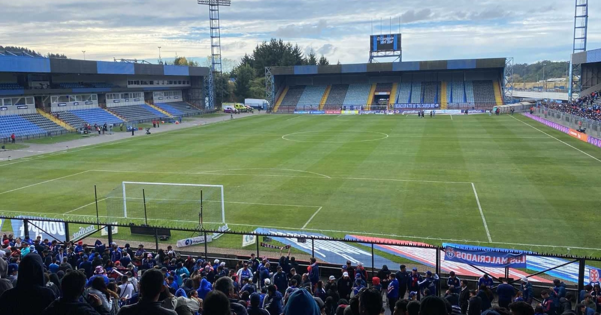 Evacúan estadio talcahuano