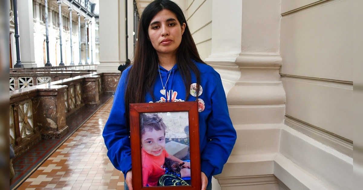 Estefanía Gutiérrez, madre de Tomás Bravo, realizó una grave acusaci´no en contra Cristián Echaiz, abogado del padre de su hijo