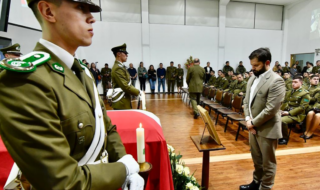 Emmanuel Sánchez: presidente Boric asistió a velorio de carabinero asesinado en Quinta Normal