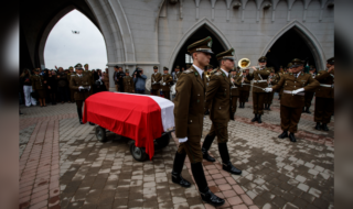 Homenajes póstumos y con autoridades de Gobierno: el emotivo funeral del teniente Emmanuel Sánchez