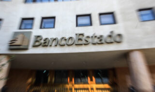 Reportan caída de servicios de BancoEstado: afecta a app, web y uso de tarjetas