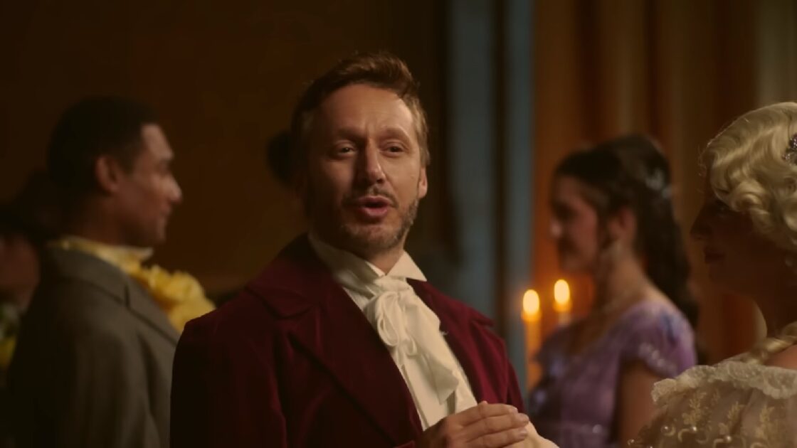Benjamín Vicuña protagoniza divertida promoción de Netflix para Bridgerton