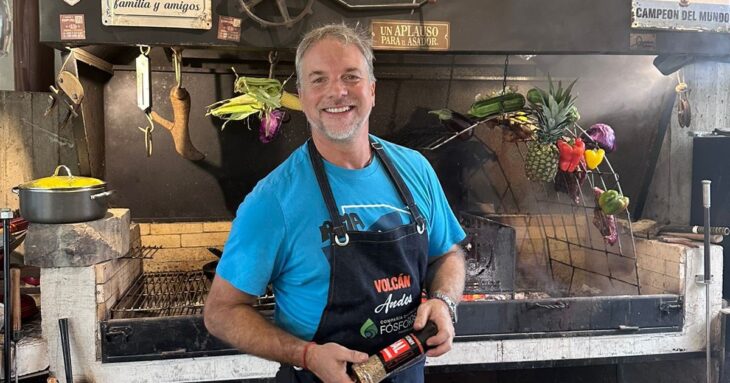 Bernardo Borgeat hizo asado para celebrar éxito del equipo de Carmen Gloria a tu Servicio