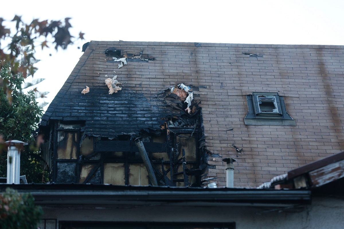 Fiscal entregó hipótesis de incendio en casa de Mariana Derderian: estufa o falla en alargador
