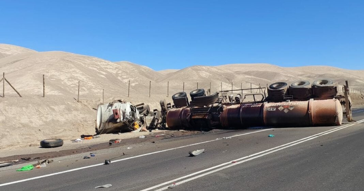 Chofer murió por graves quemaduras tras volcamiento de camión con ácido sulfúrico en Antofagasta