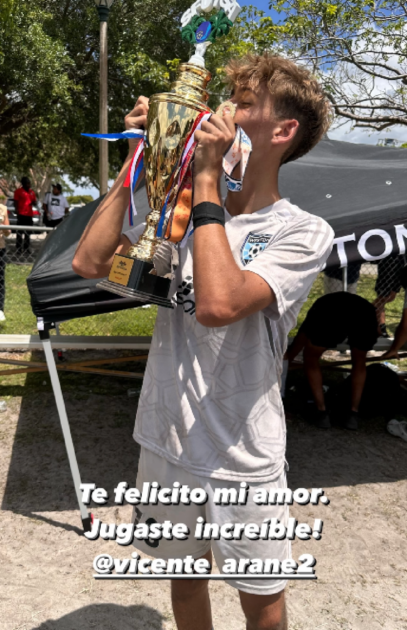 Marcela Vacarezza y Rafael Araneda celebraron importante logro de su hijo Vicente