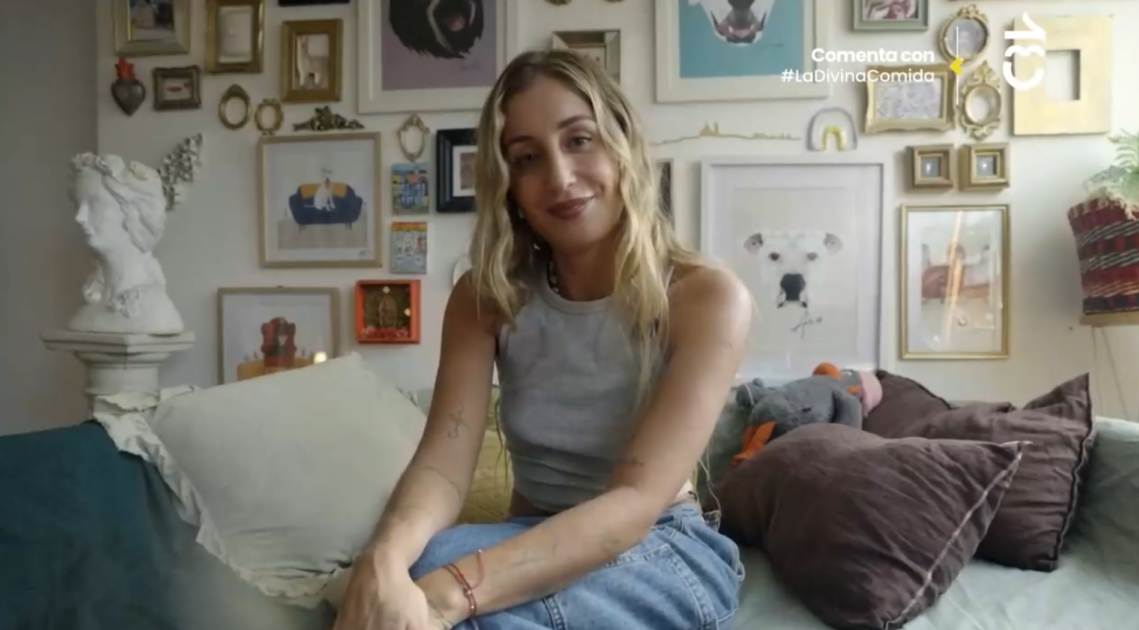 Daniela Castro mostró su casa en La Divina Comida: tiene altar con ánforas de perritos fallecidos