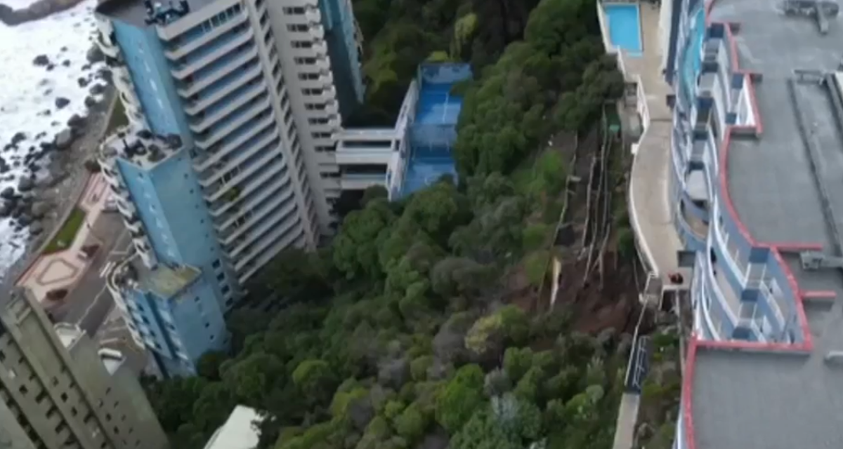 Socavón en edificio de Reñaca en Viña del Mar