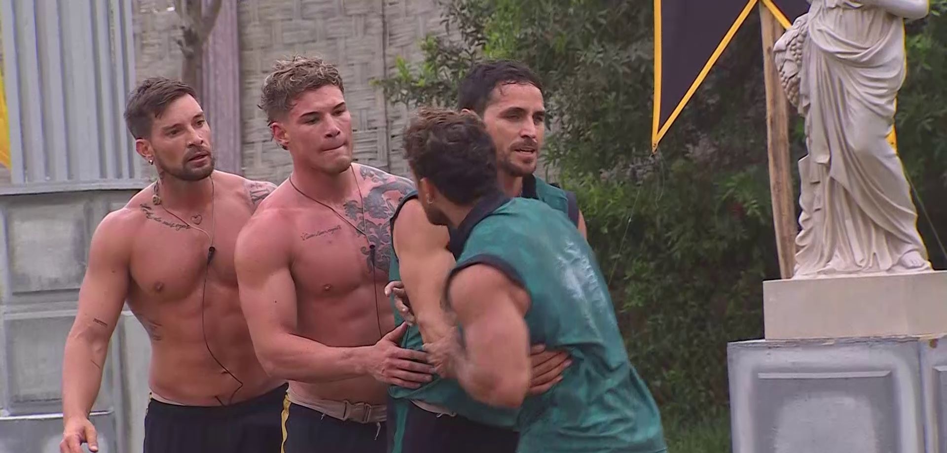 Fuerte pelea de Austin y Luis en Ganar o servir