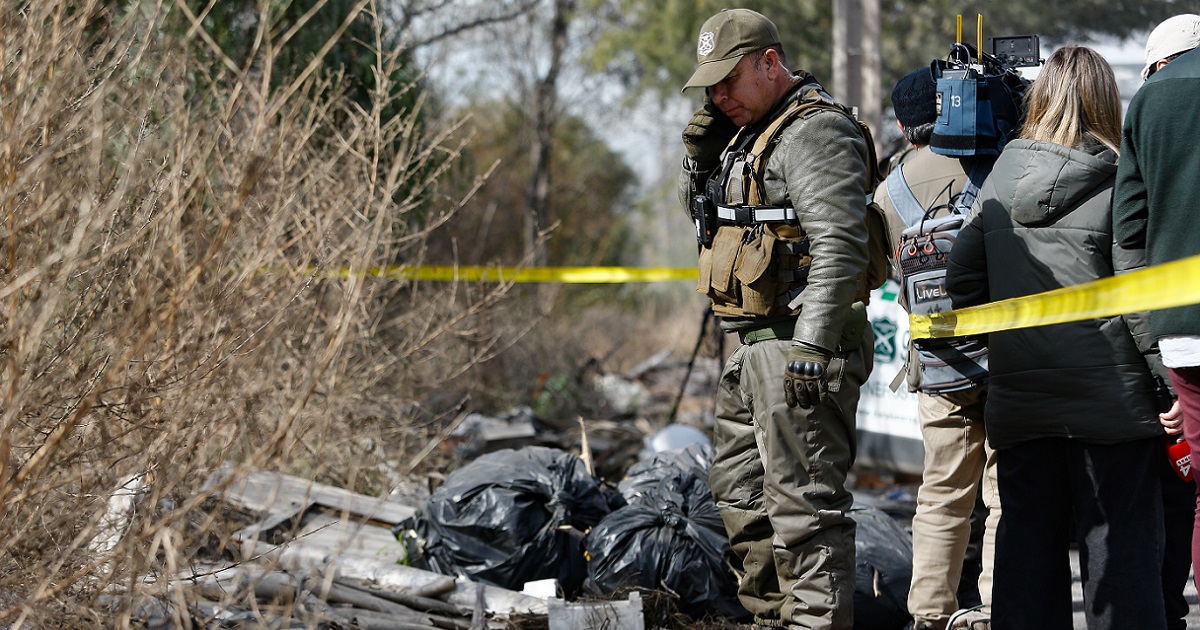 Hallan restos humanos en microbasural y canal de regadío en Lo Espejo