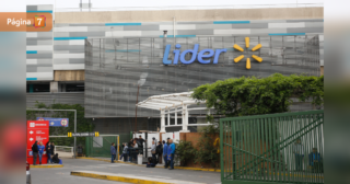 ¿Hay locales cerrados? Trabajadores de Walmart Chile inician huelga legal exigiendo mejoras