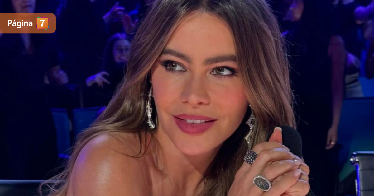 Sofía Vergara deslumbró con ajustado vestido rojo en los Premios Emmy Nunca envejece