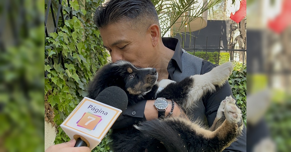 Américo presentó a su nuevo perrito Kora