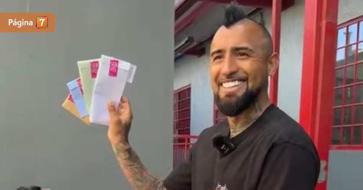 Arturo Vidal vota por primera vez en Chile