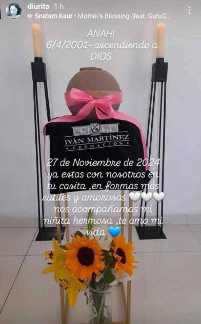 Ánfora con cenizas de Anahí Espíndola 