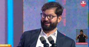 Gabriel Boric ofertó por prenda de Emmanuel en Teletón 2024