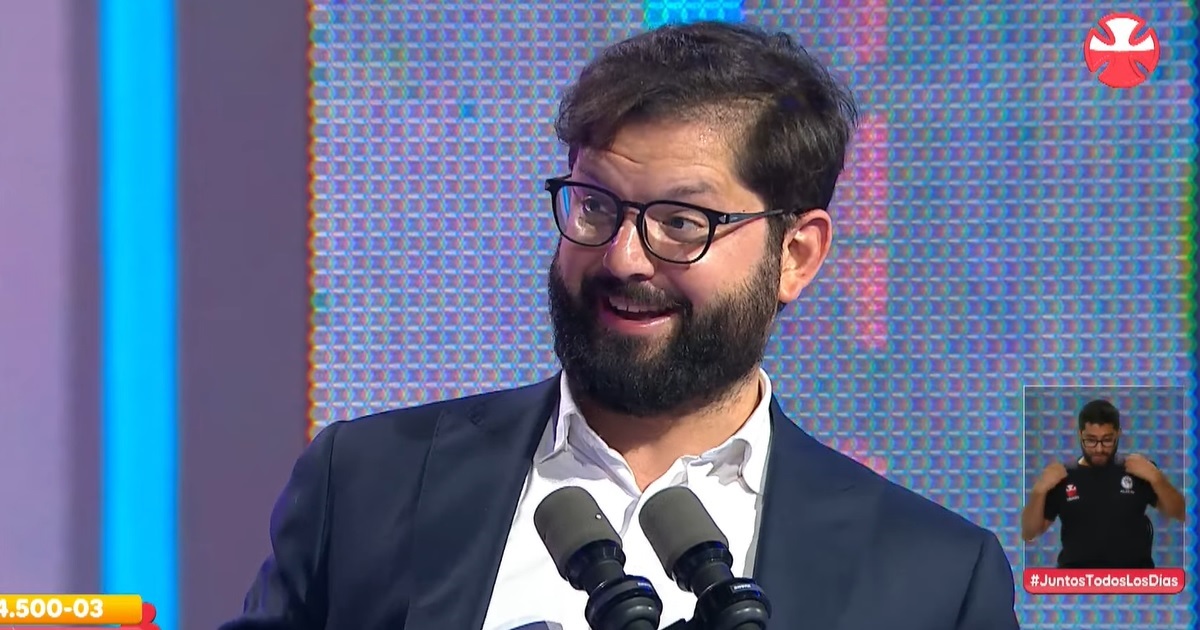 Gabriel Boric ofertó por prenda de Emmanuel en Teletón 2024