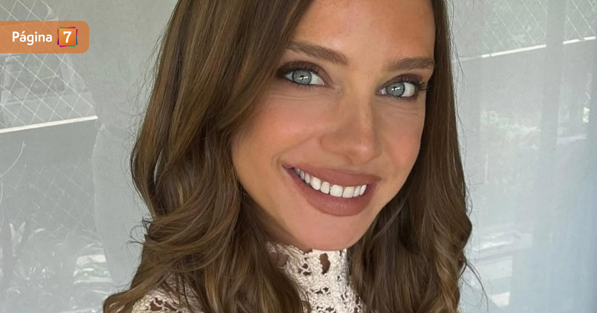 Emilia Daiber lució su pancita de embarazada en traje de baño