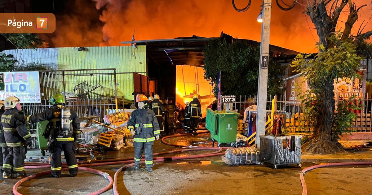 Tres bodegas destruidas y más de $1000 millones en pérdidas dejó feroz incendio en Estación Central