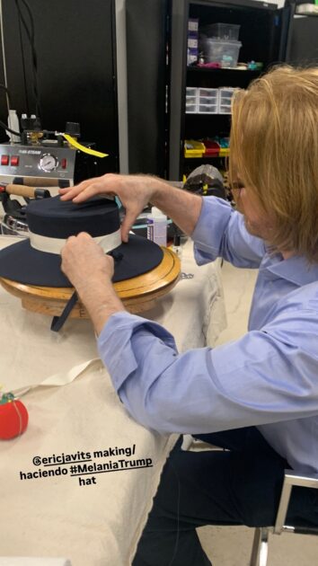 El comentado sombrero de Melania que impidió beso de Trump: lo confeccionó expareja de Di Mondo