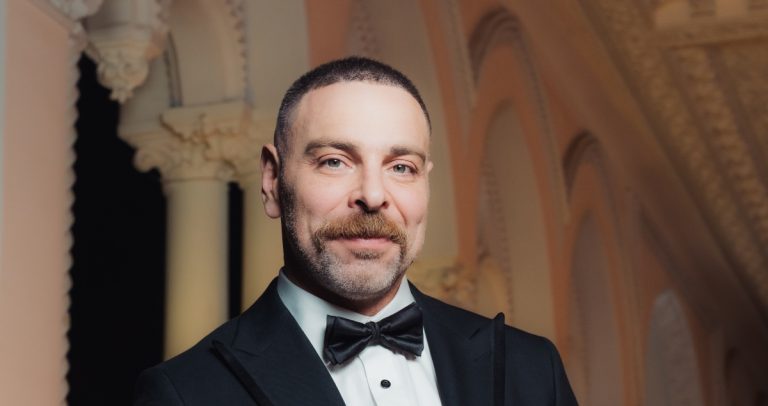 Neme reacciona a acciones legales que evaluaría CHV por su fallida llegada al canal