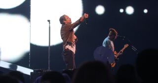 Integrante de Incubus llamó la atención por ser "igualito" a comediante de Viña 2025: "Clones"
