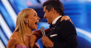 Así fue el beso entre Rafael Araneda y Karen Doggenweiler en Viña 2025