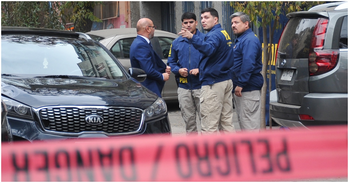 Hombre se abalanzó con cuchillo a carabineros en Santiago: fue abatido