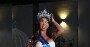 Critican a Naya Fácil por invitar a polémico chico reality a Gala del Pueblo: 