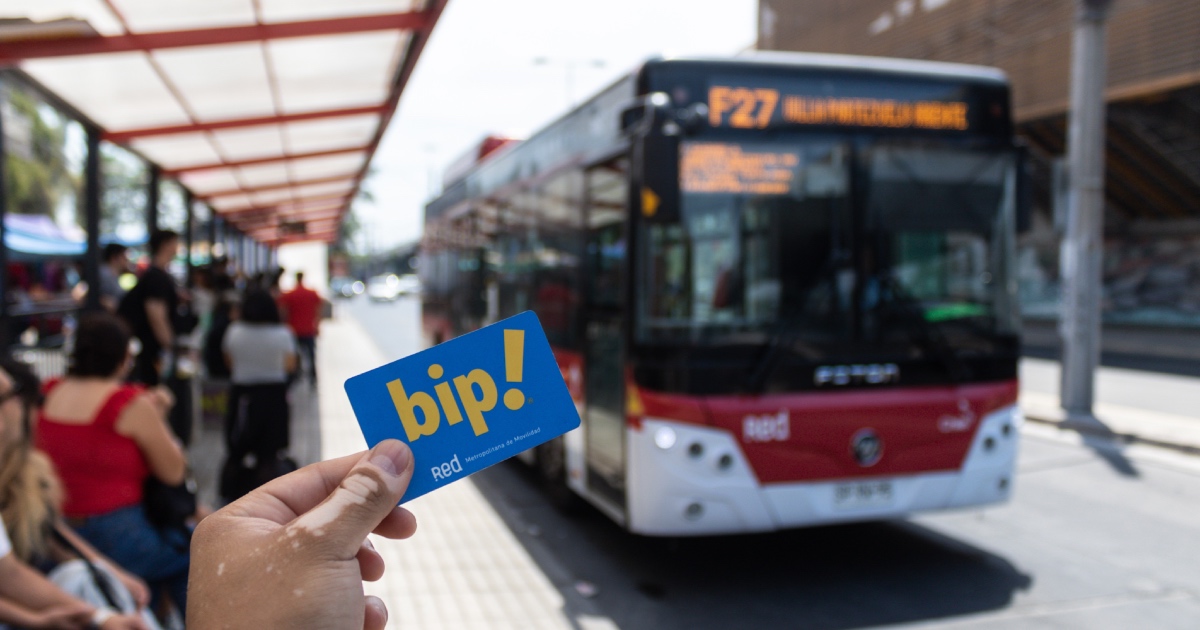 Pasaje del transporte público subirá en $20 en Santiago